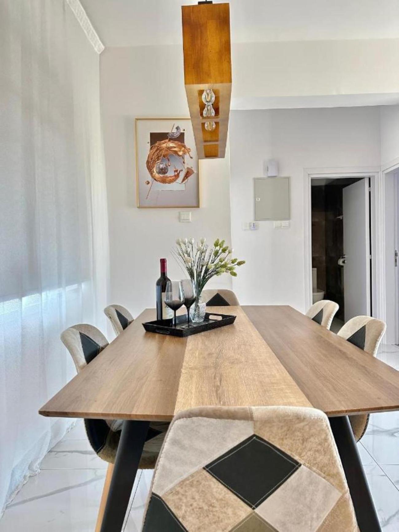 H&O Boulevard Breeze Apartment! Paphos Buitenkant foto