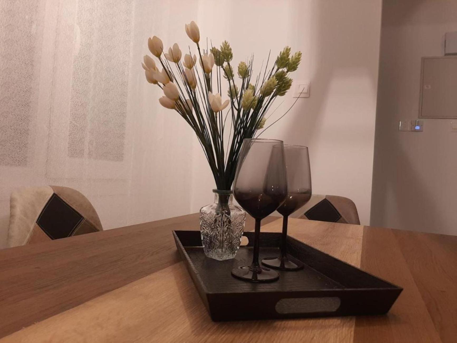 H&O Boulevard Breeze Apartment! Paphos Buitenkant foto