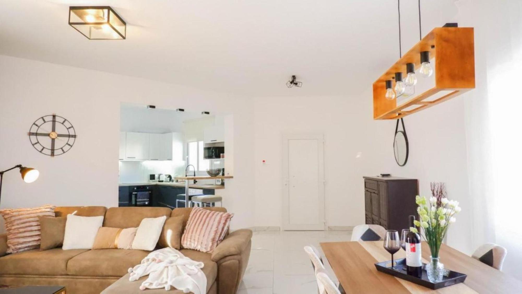 H&O Boulevard Breeze Apartment! Paphos Buitenkant foto