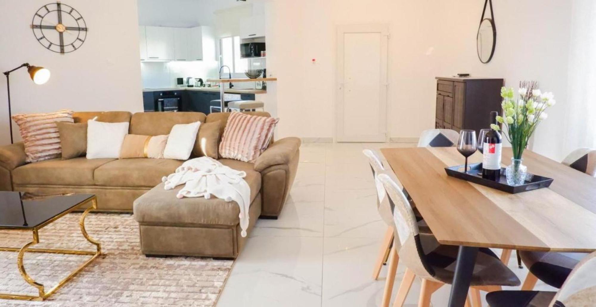 H&O Boulevard Breeze Apartment! Paphos Buitenkant foto